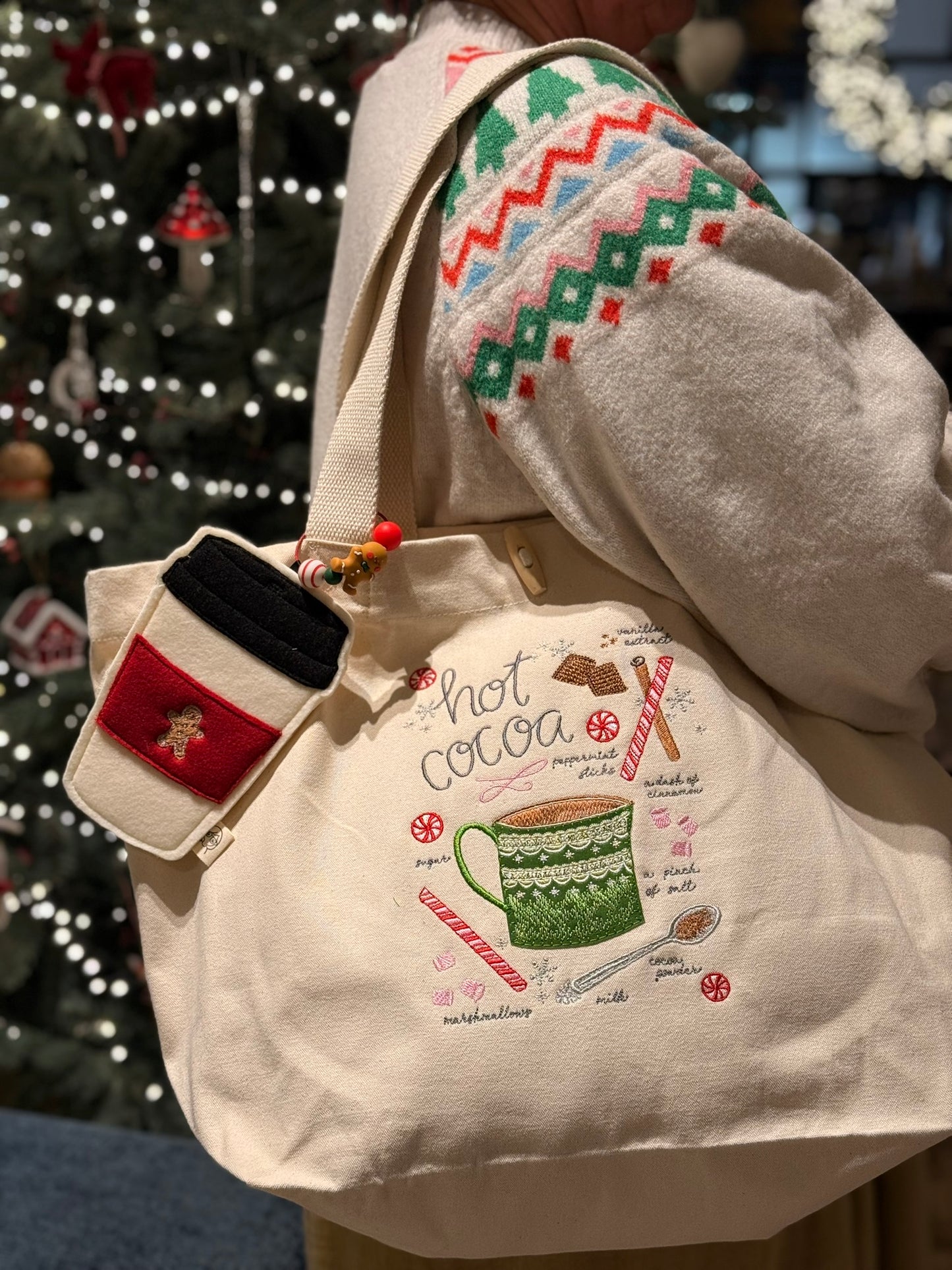 Geborduurde draagtas in kerstsfeer met Kersthanger